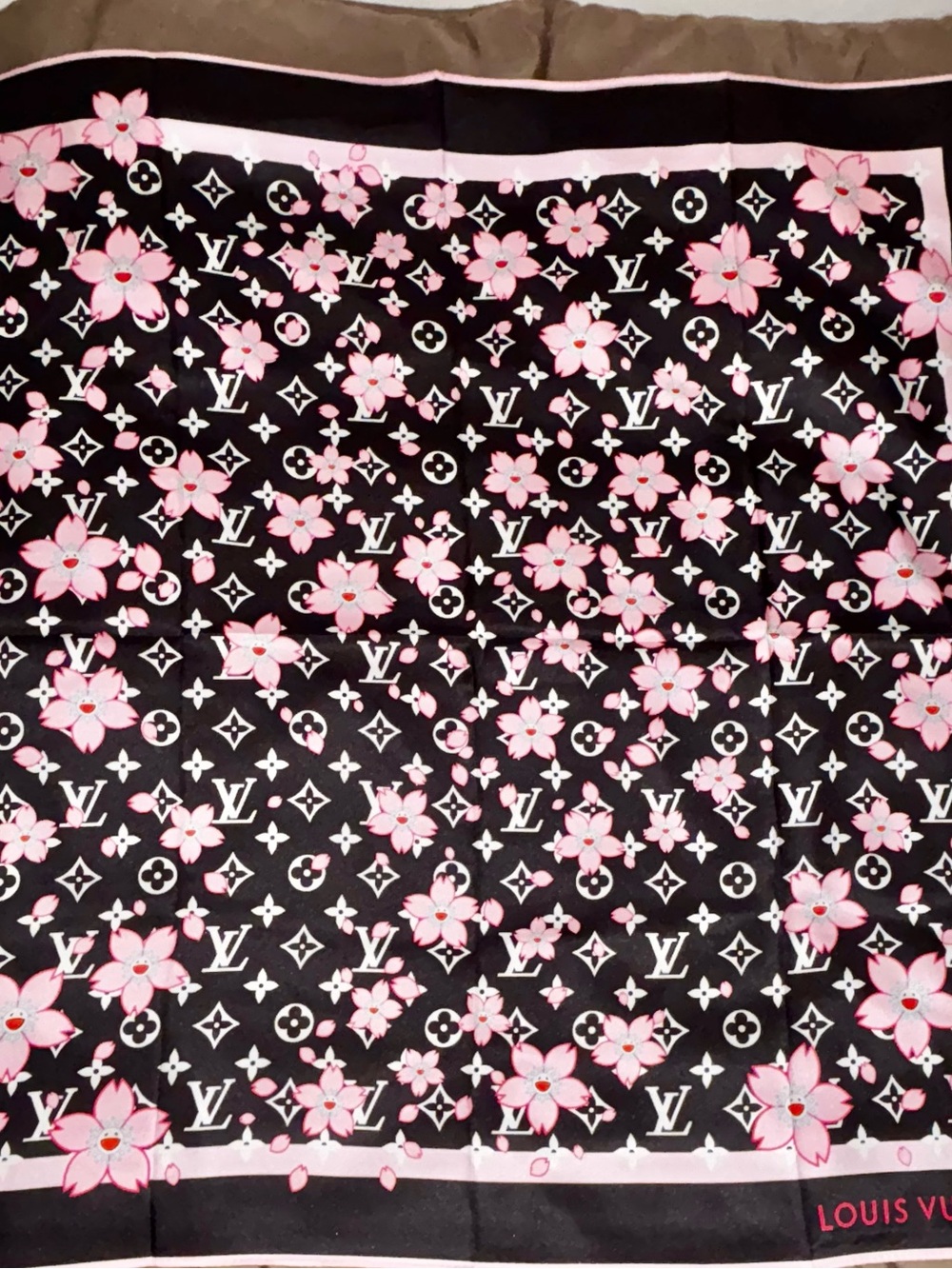 100% Silk Louis Vuitton Black & Pink Monogram Sakura Silk Scarf - Picture 1 of 7